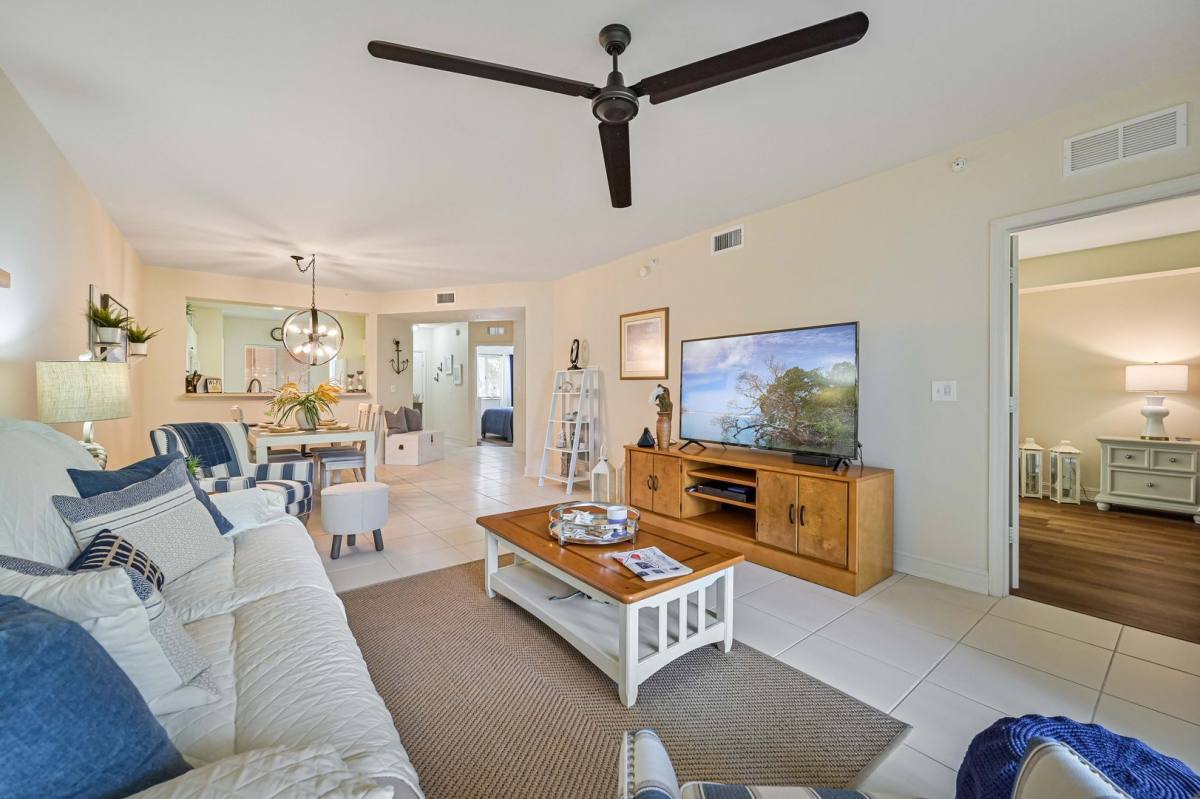 Condo for rent at 7823 Regal Heron Circle, Naples, FL 34104