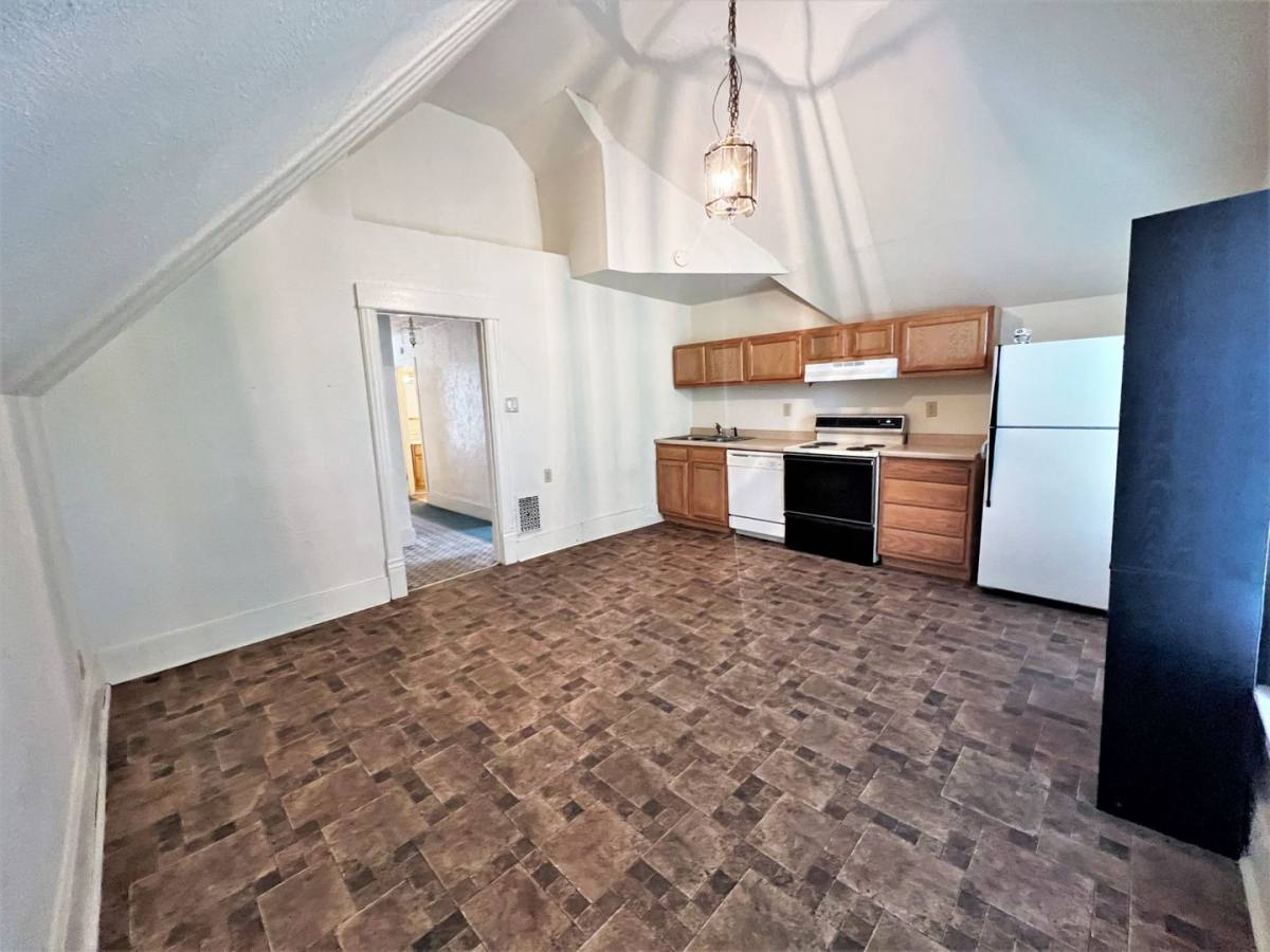 Apartment for rent at 915 W 4th, Mitchell, SD 57301