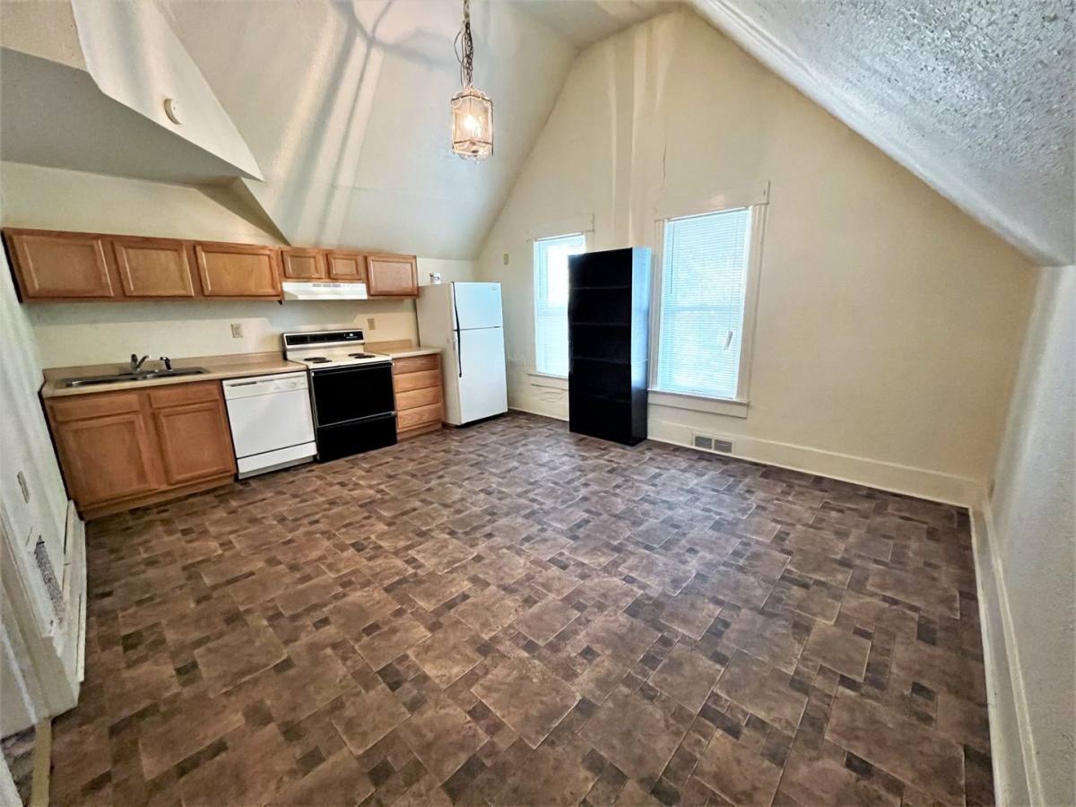 Apartment for rent at 915 W 4th, Mitchell, SD 57301