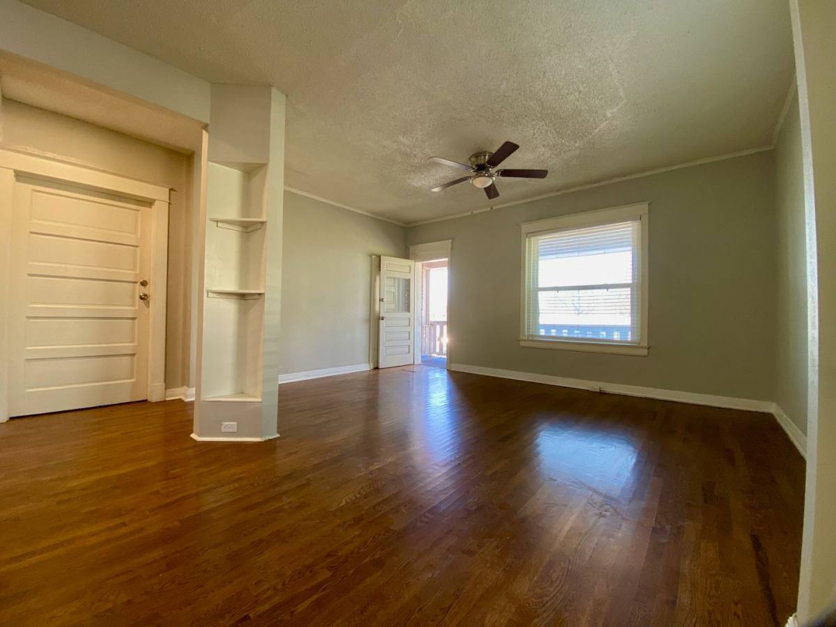 Apartment for rent at 1017-1019 W 39th St, Kansas City, MO 64111