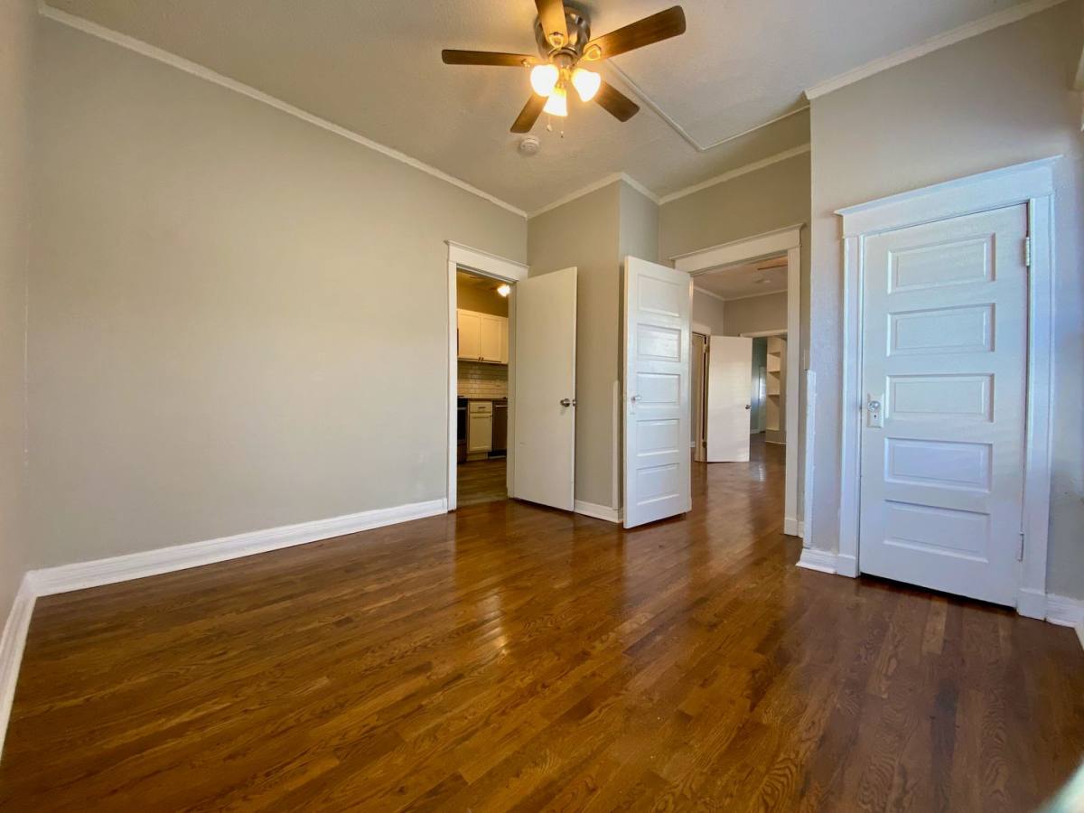 Apartment for rent at 1017-1019 W 39th St, Kansas City, MO 64111