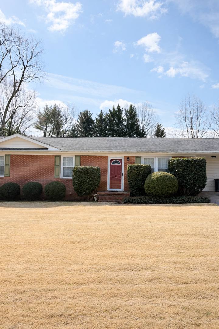House for rent at 11 Clearview Circle, Travelers Rest, SC 29690