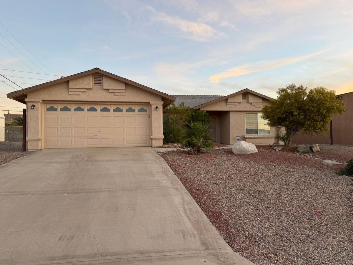 House for rent at 3346 Fountain Palm Dr, Lake Havasu City, AZ 86404