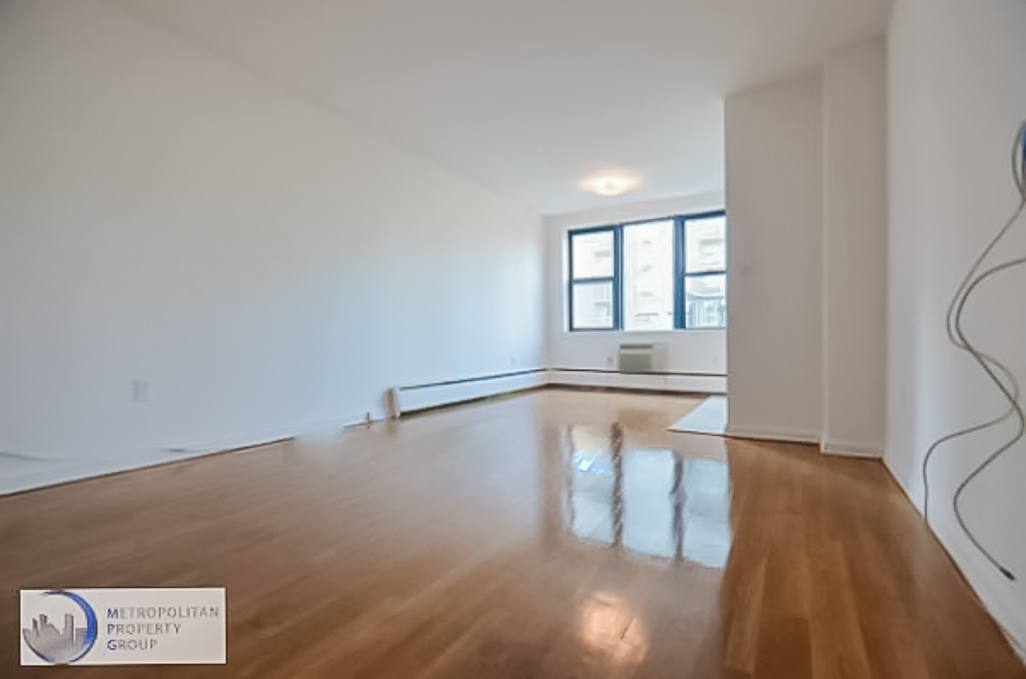 Apartment for rent at 1380 York Ave #2E, New York, NY 10021