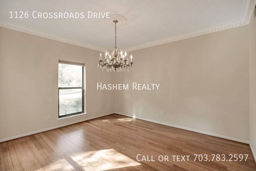 House for rent at 1126 Crossroads Dr, Houston, TX 77079