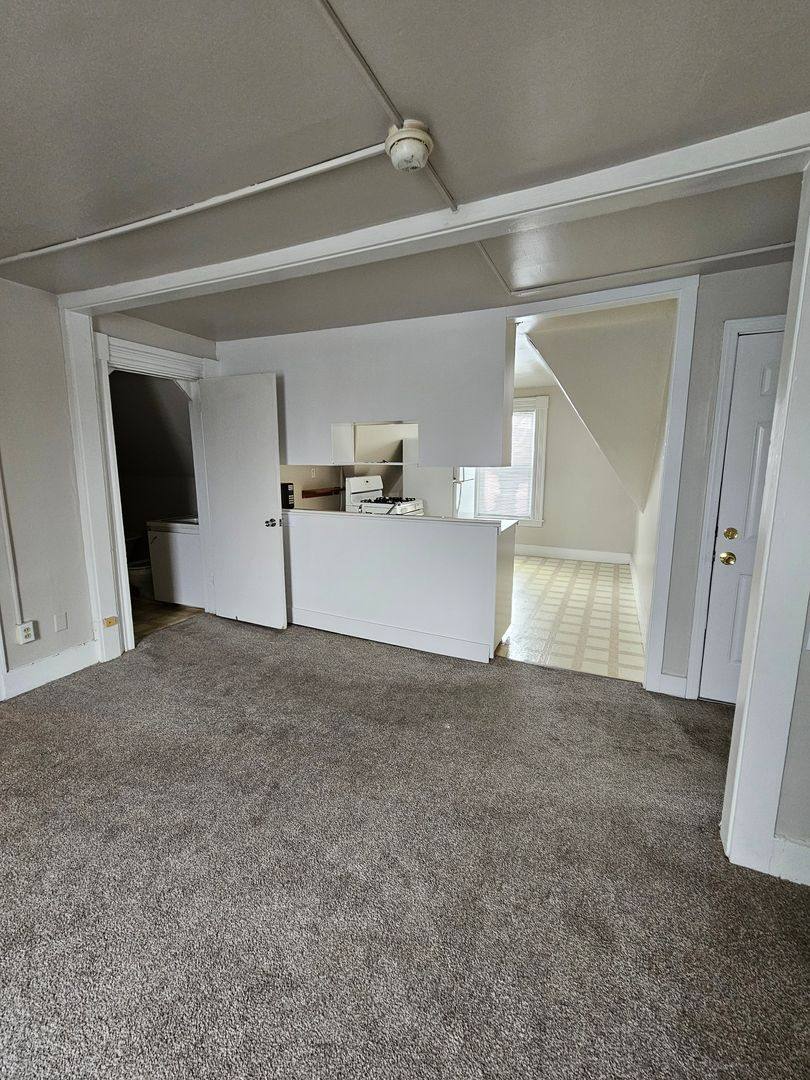 260 Laurel St, Manchester, NH 03103 - Apartment for Rent - Image 3