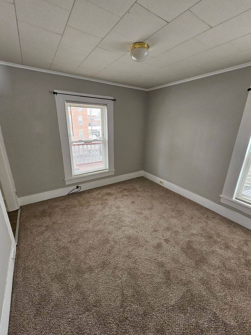 260 Laurel St, Manchester, NH 03103 - Apartment for Rent - Image 10