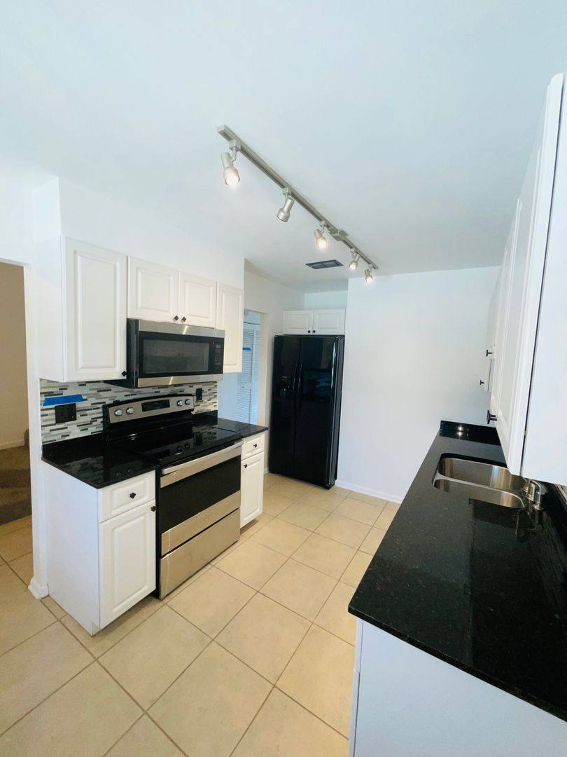 Apartment for rent at 316 Hernando St, Fort Pierce, FL 34949