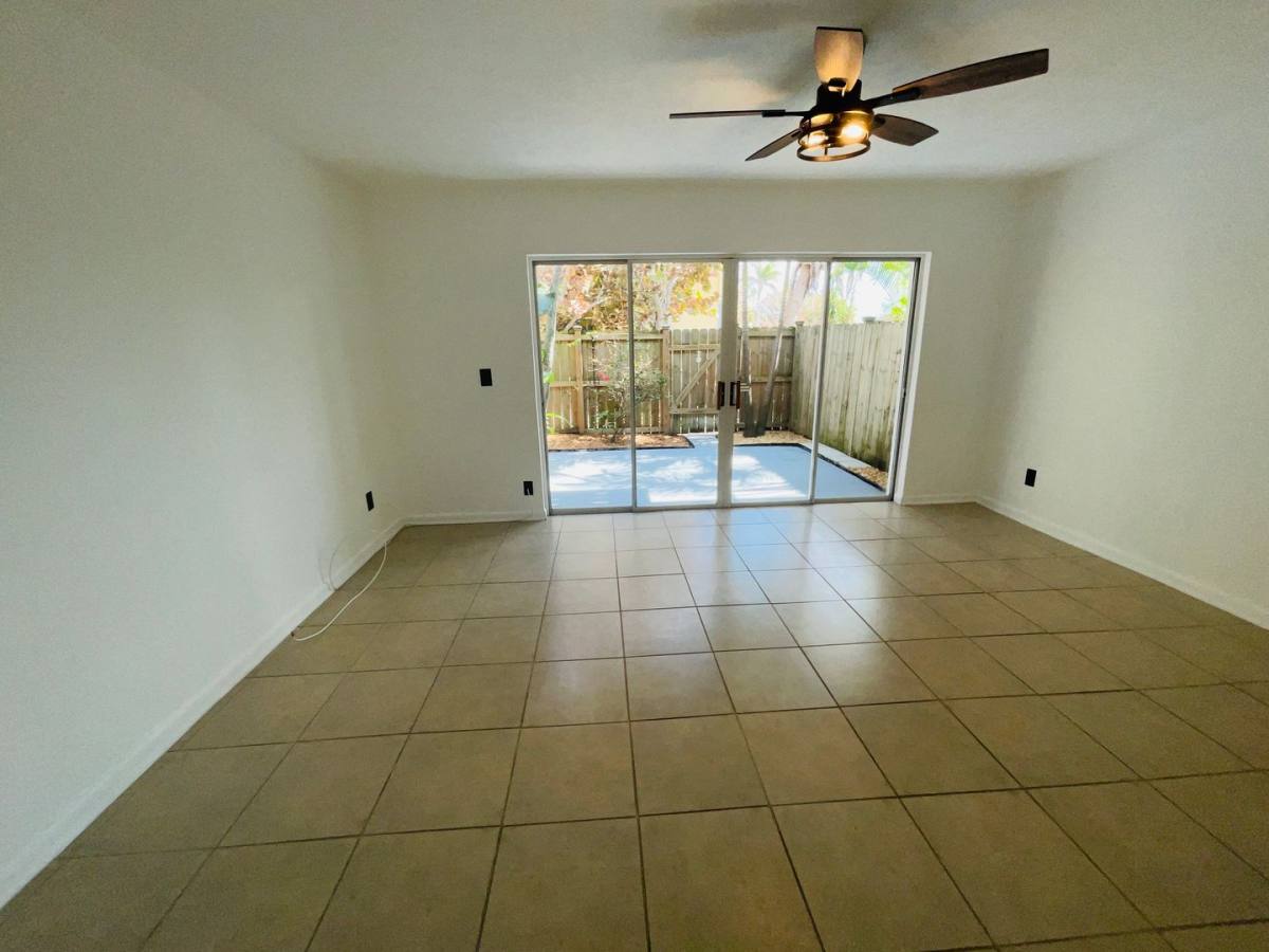 Apartment for rent at 316 Hernando St, Fort Pierce, FL 34949