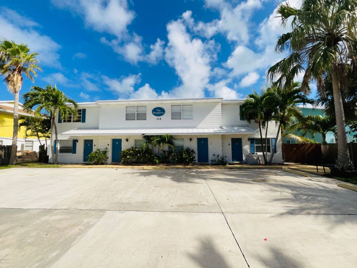 Apartment for rent at 316 Hernando St, Fort Pierce, FL 34949