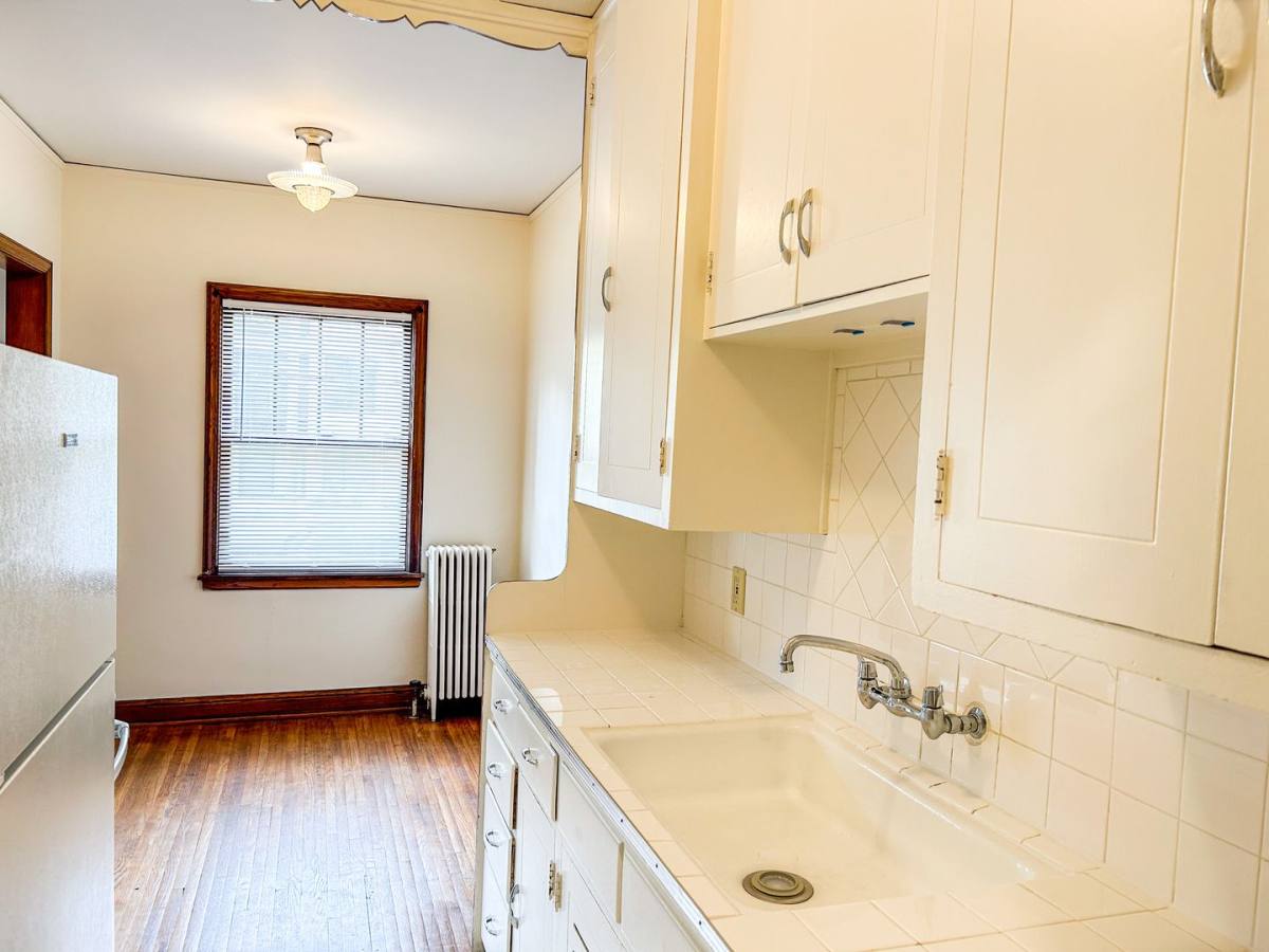 Apartment for rent at 2122 Grand Ave S, Minneapolis, MN 55405