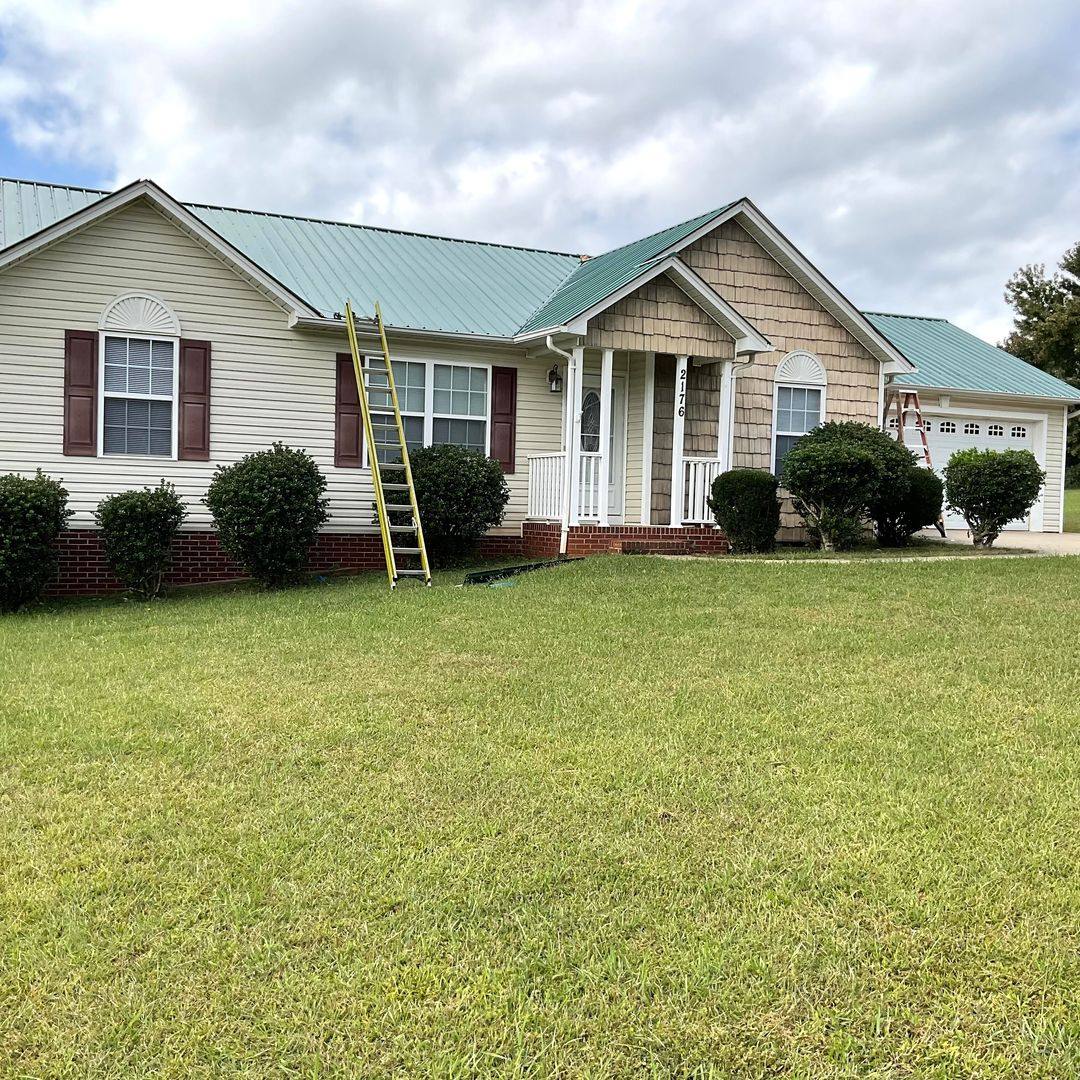 House for rent at 2176 Samanthas Wells Lane, Newton, NC 28658