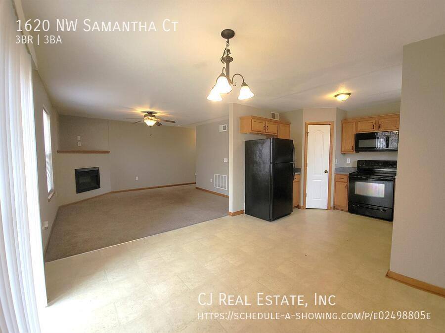 Townhouse for rent at 1620 NW Samantha Court, Blue Springs, MO 64015