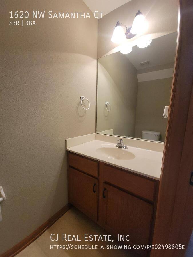 Townhouse for rent at 1620 NW Samantha Court, Blue Springs, MO 64015