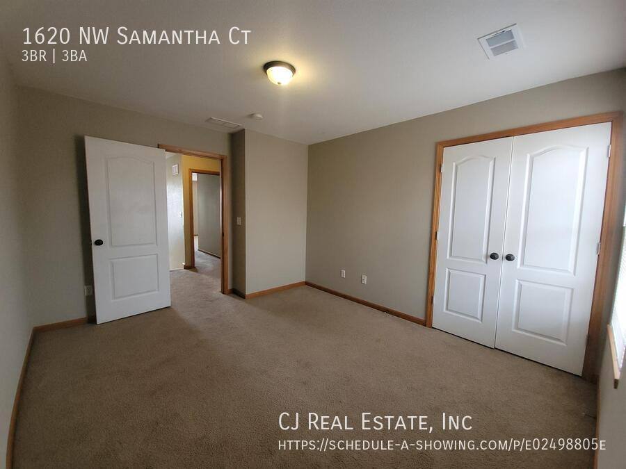 Townhouse for rent at 1620 NW Samantha Court, Blue Springs, MO 64015