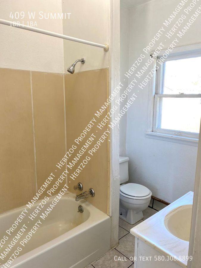 House for rent at 409 W Summit, Ponca City, OK 74601