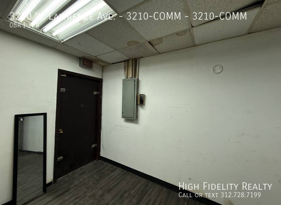 Apartment for rent at 3210 W Lawrence Ave #COMM, Chicago, IL 60625