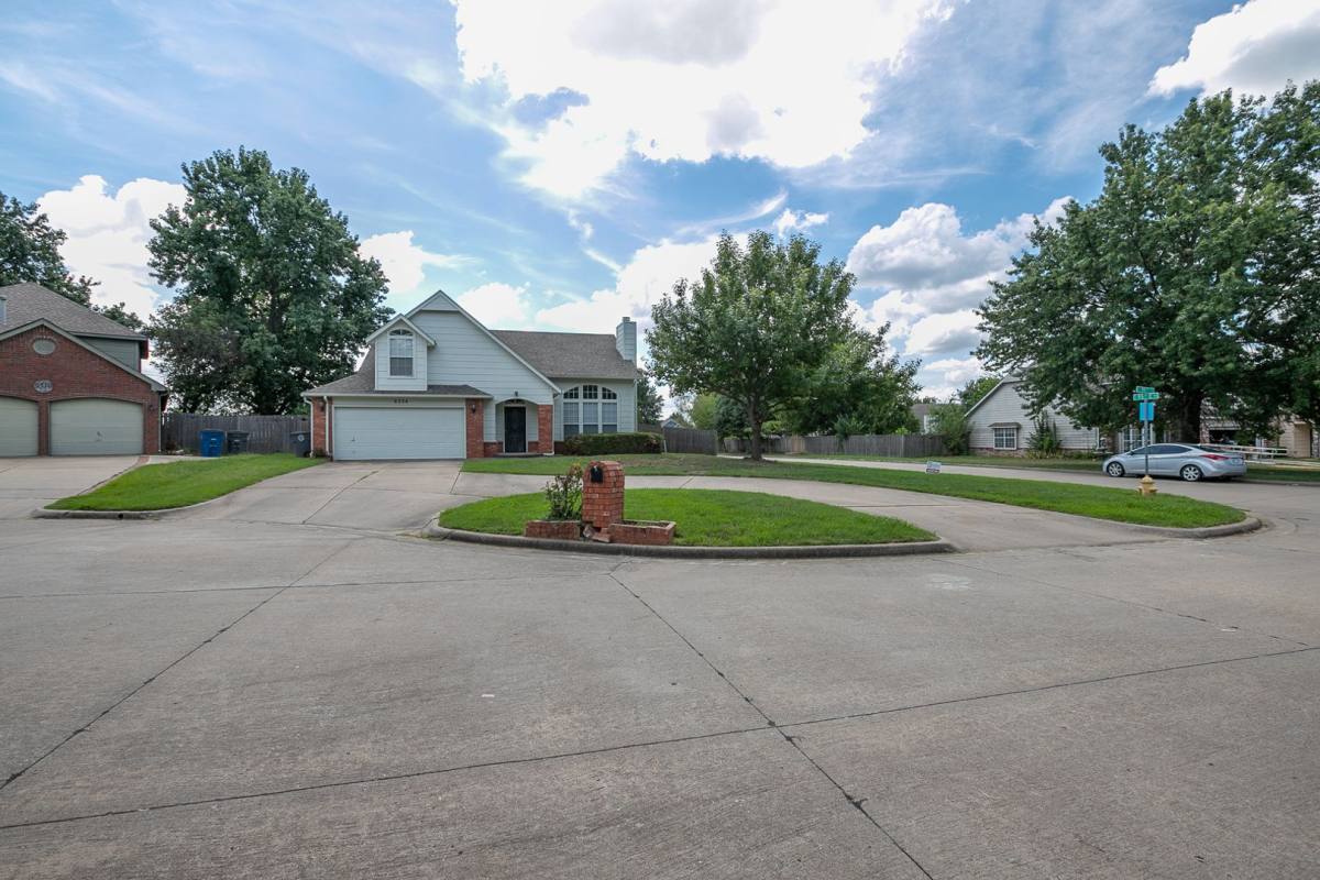 House for rent at 9504 E 99th Place, Tulsa, OK 74133
