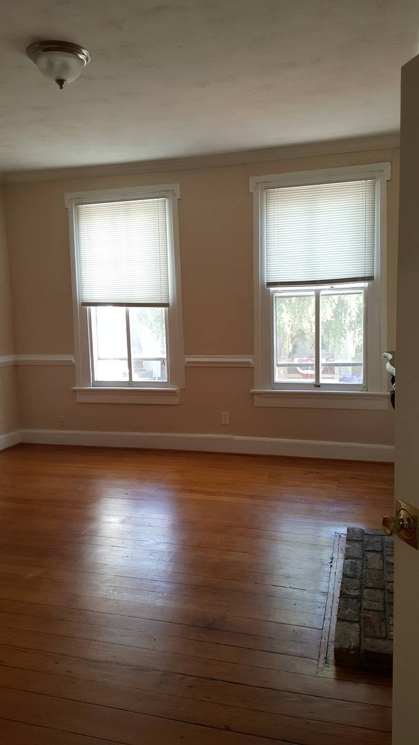 Apartment for rent at 414 London St, Portsmouth, VA 23704