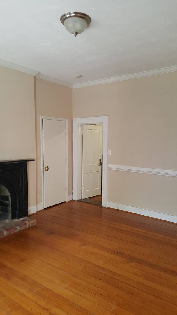 Apartment for rent at 414 London St, Portsmouth, VA 23704
