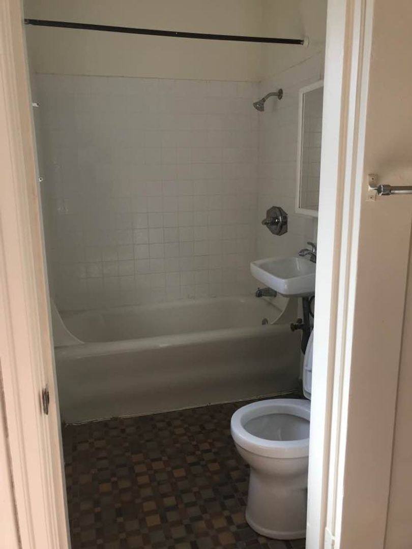 Apartment for rent at 1817 Oxford St, Berkeley, CA 94709
