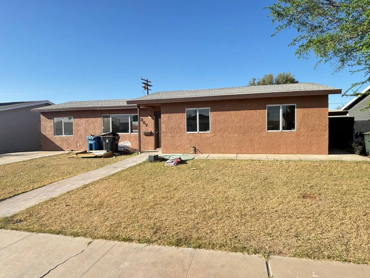House for rent at 357 W Magnolia St, Brawley, CA 92227