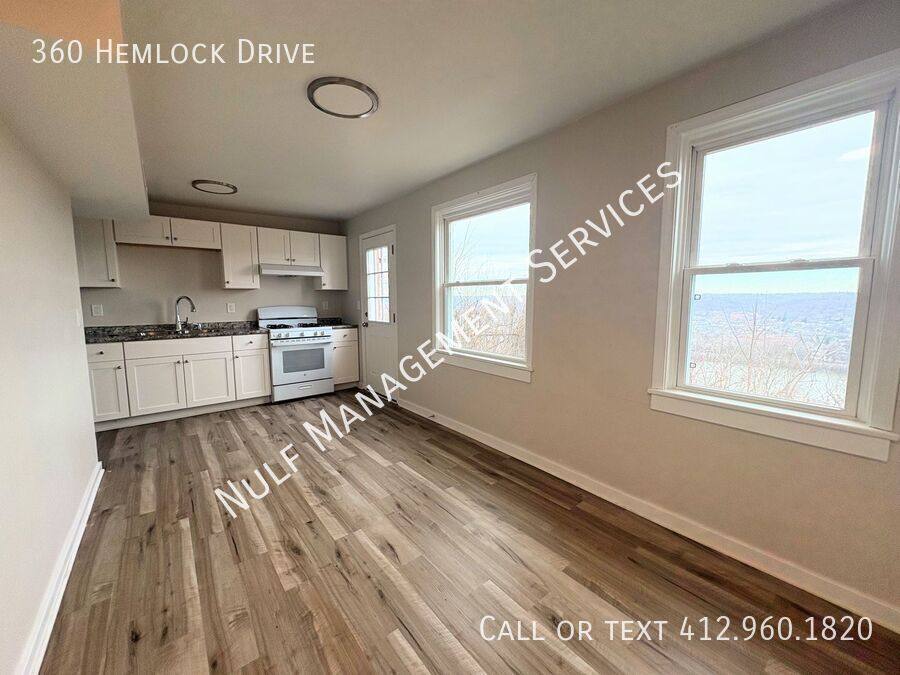 Townhouse for rent at 360 Hemlock Dr, Coraopolis, PA 15108
