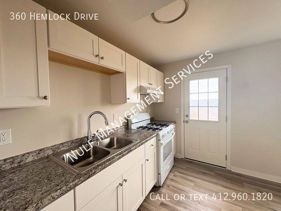 Townhouse for rent at 360 Hemlock Dr, Coraopolis, PA 15108