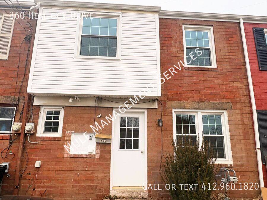 Townhouse for rent at 360 Hemlock Dr, Coraopolis, PA 15108