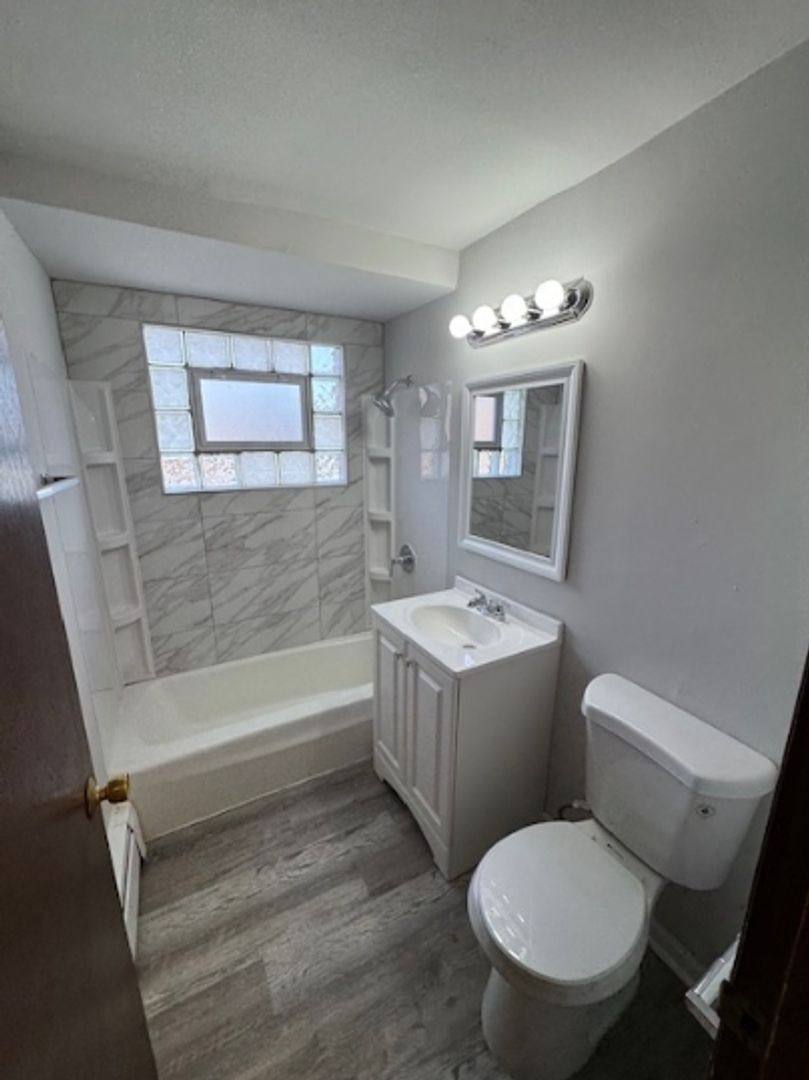 Apartment for rent at 1908-16 Vermont Ave, Blue Island, IL 60406