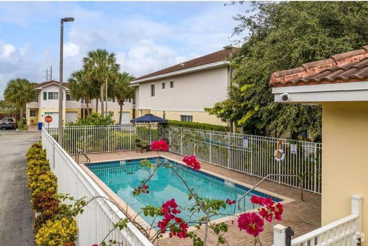 Townhouse for rent at 5122 NW 30th Lane, Fort Lauderdale, FL 33309