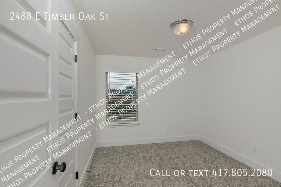 House for rent at 2488 E Timber Oak St, Republic, MO 65738