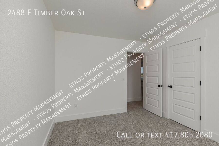 House for rent at 2488 E Timber Oak St, Republic, MO 65738