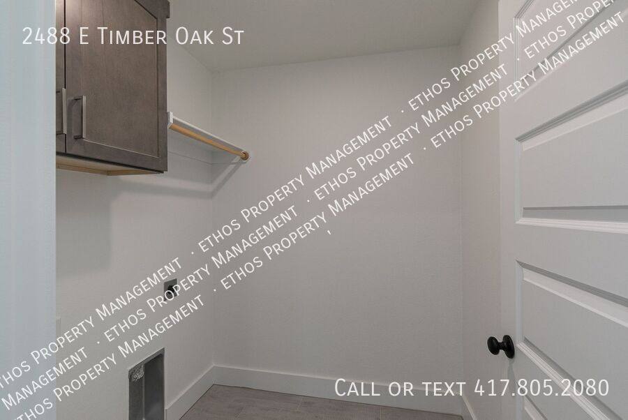House for rent at 2488 E Timber Oak St, Republic, MO 65738