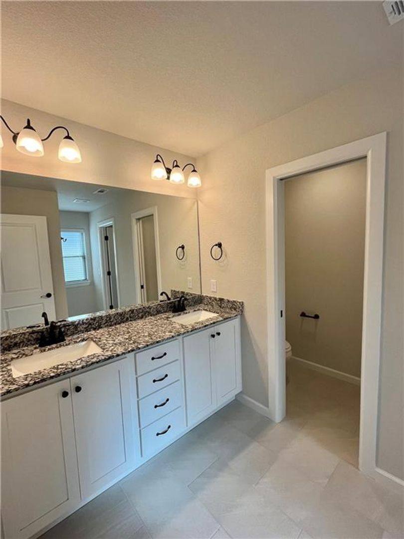 House for rent at 145 N Hinsdale Ave, Fayetteville, AR 72704