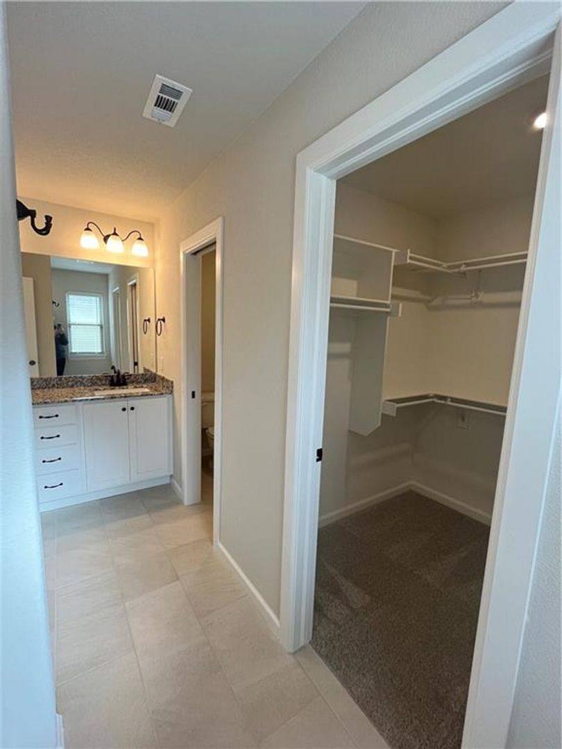 House for rent at 145 N Hinsdale Ave, Fayetteville, AR 72704