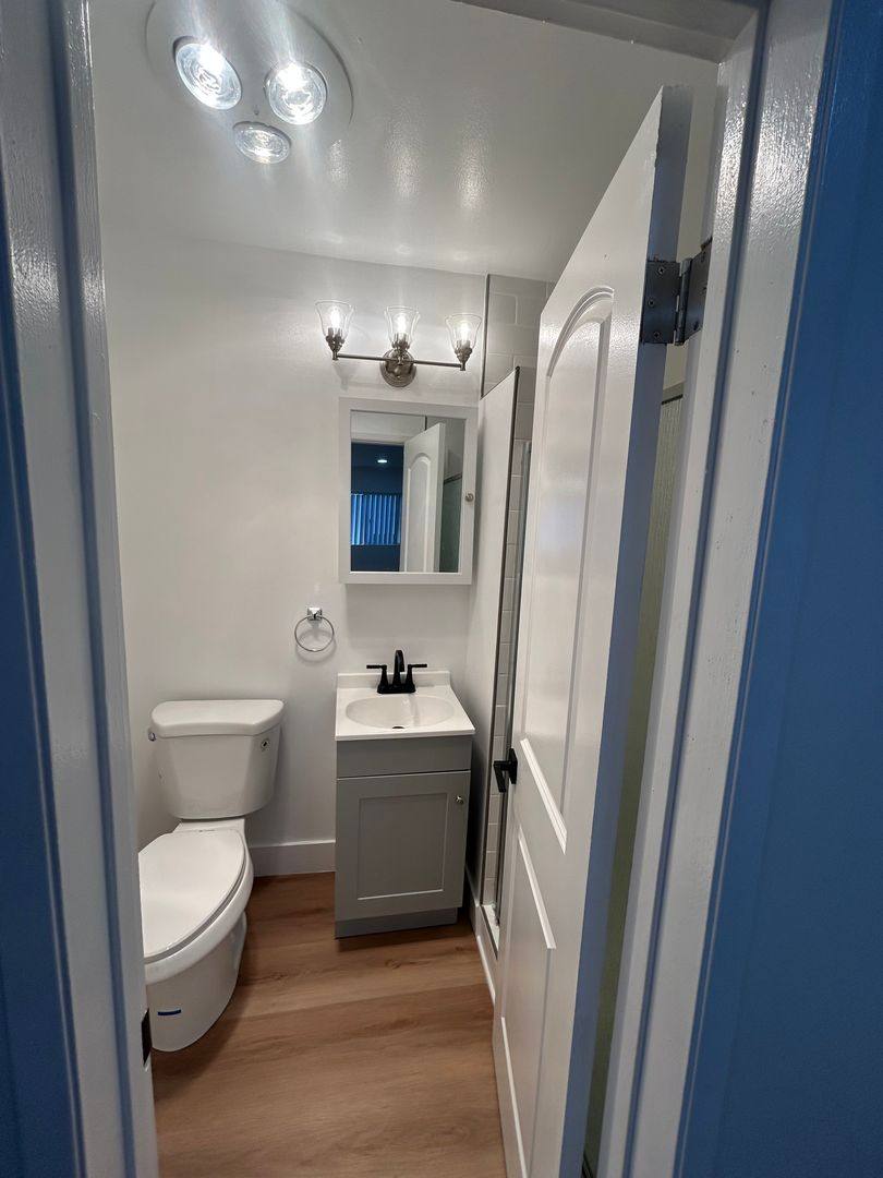 Apartment for rent at 8206 Romaine St, Los Angeles, CA 90046