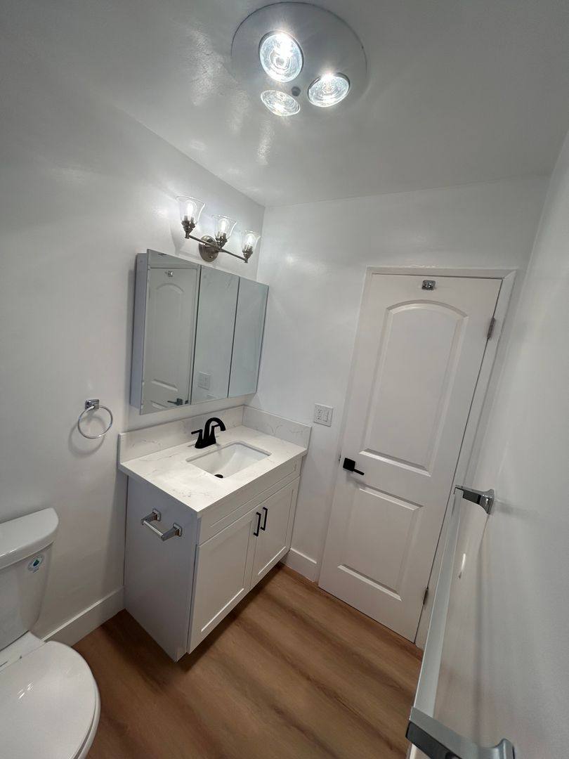 Apartment for rent at 8206 Romaine St, Los Angeles, CA 90046