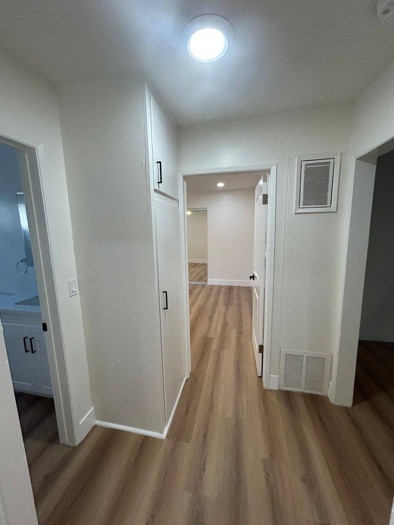 Apartment for rent at 8206 Romaine St, Los Angeles, CA 90046