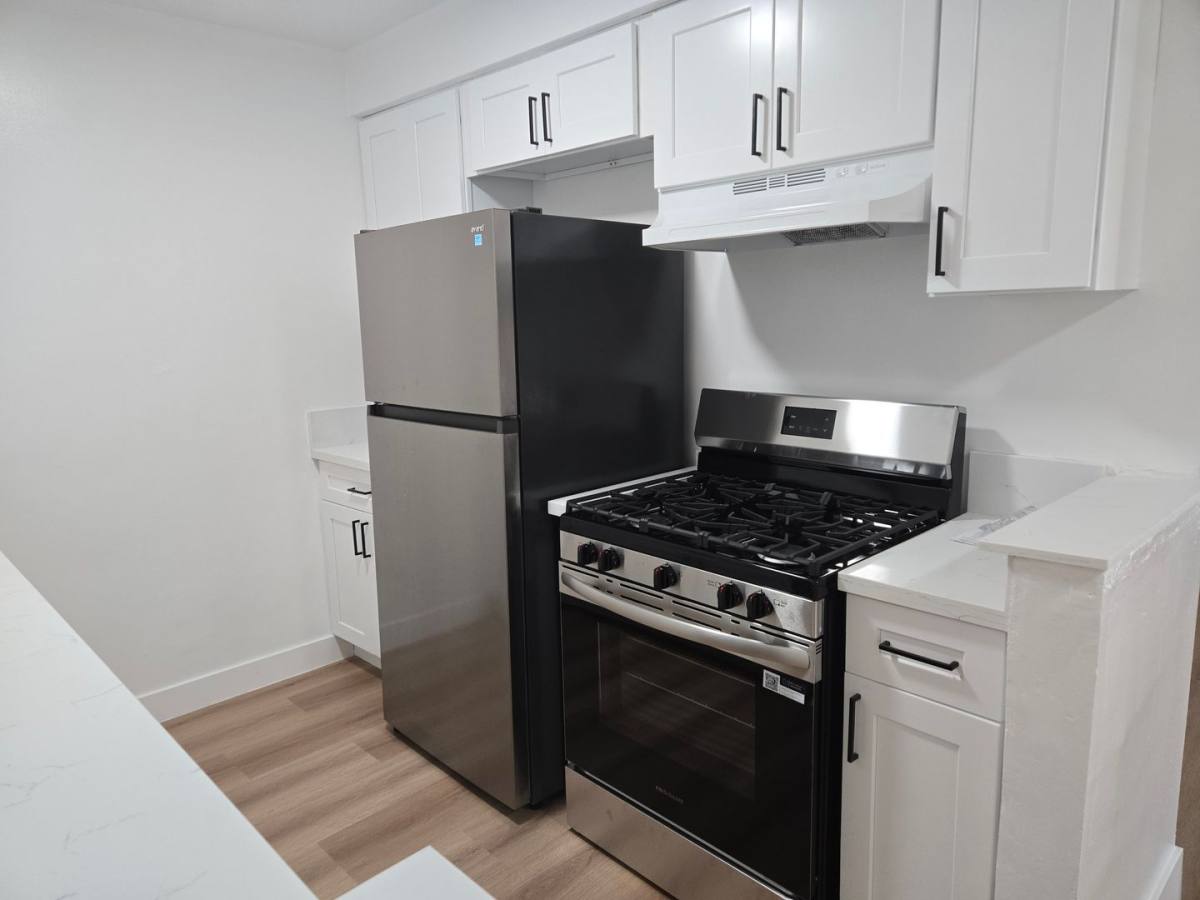 Apartment for rent at 8206 Romaine St, Los Angeles, CA 90046