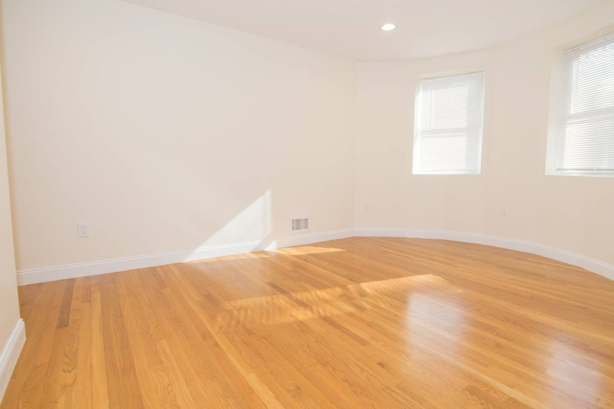 House for rent at 1805 Beacon St #2B, Brookline, MA 02445