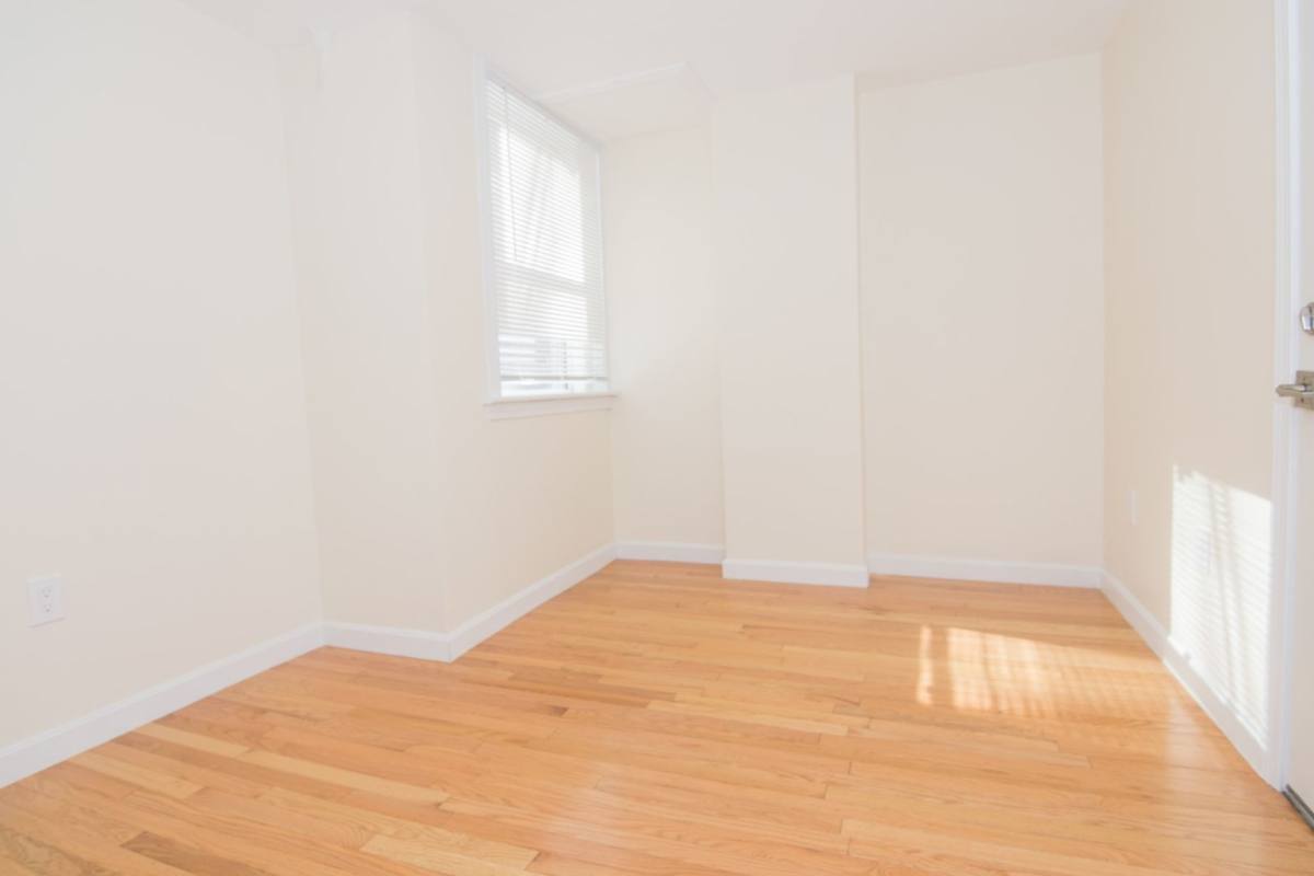 House for rent at 1805 Beacon St #2B, Brookline, MA 02445