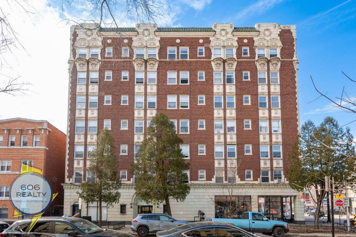 Apartment for rent at 6930 N Greenview, Chicago, IL 60626