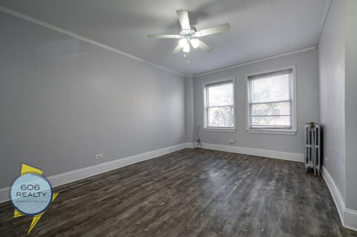 Apartment for rent at 6930 N Greenview, Chicago, IL 60626