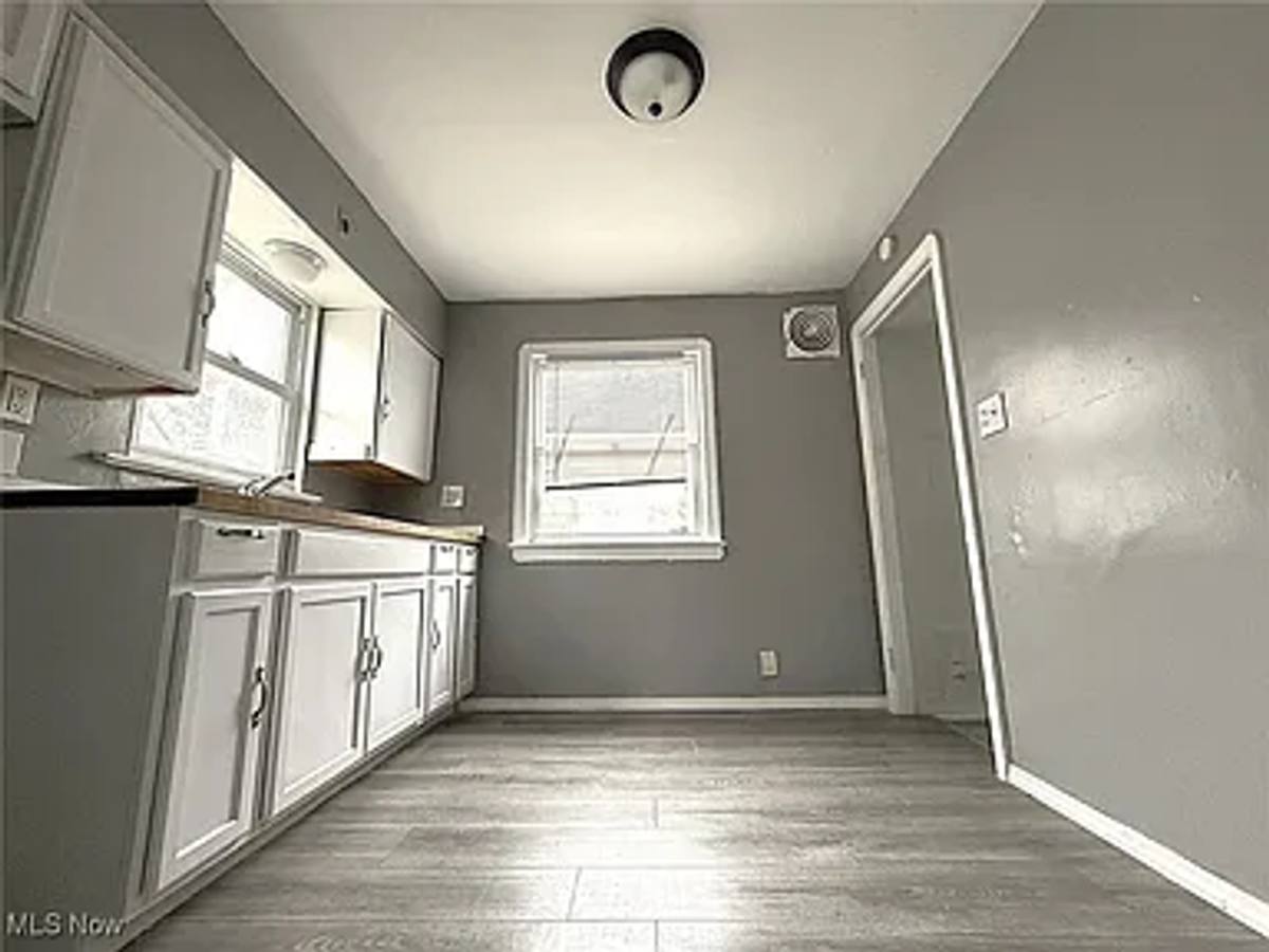 House for rent at 17312 Glendale Ave, Cleveland, OH 44128