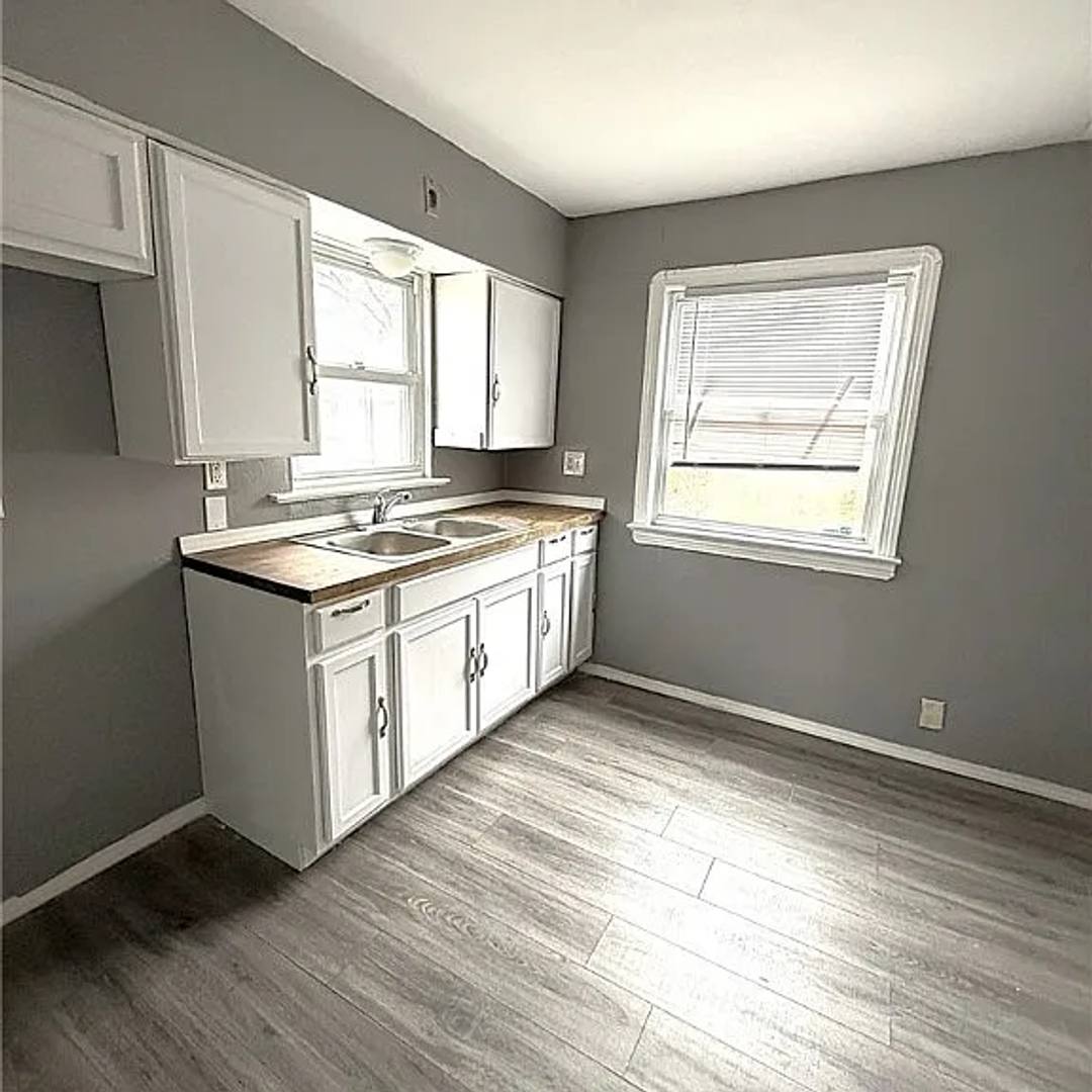 House for rent at 17312 Glendale Ave, Cleveland, OH 44128