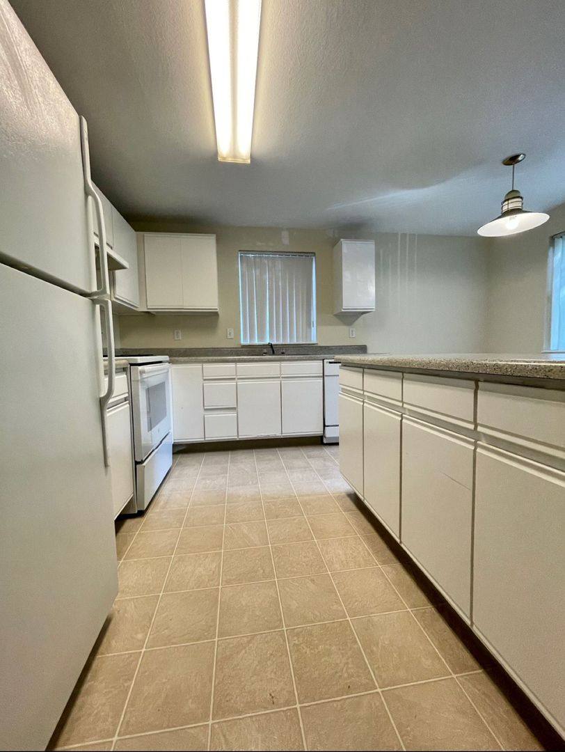 Apartment for rent at 5702 - 5710 NE Prescott St, Portland, OR 97218