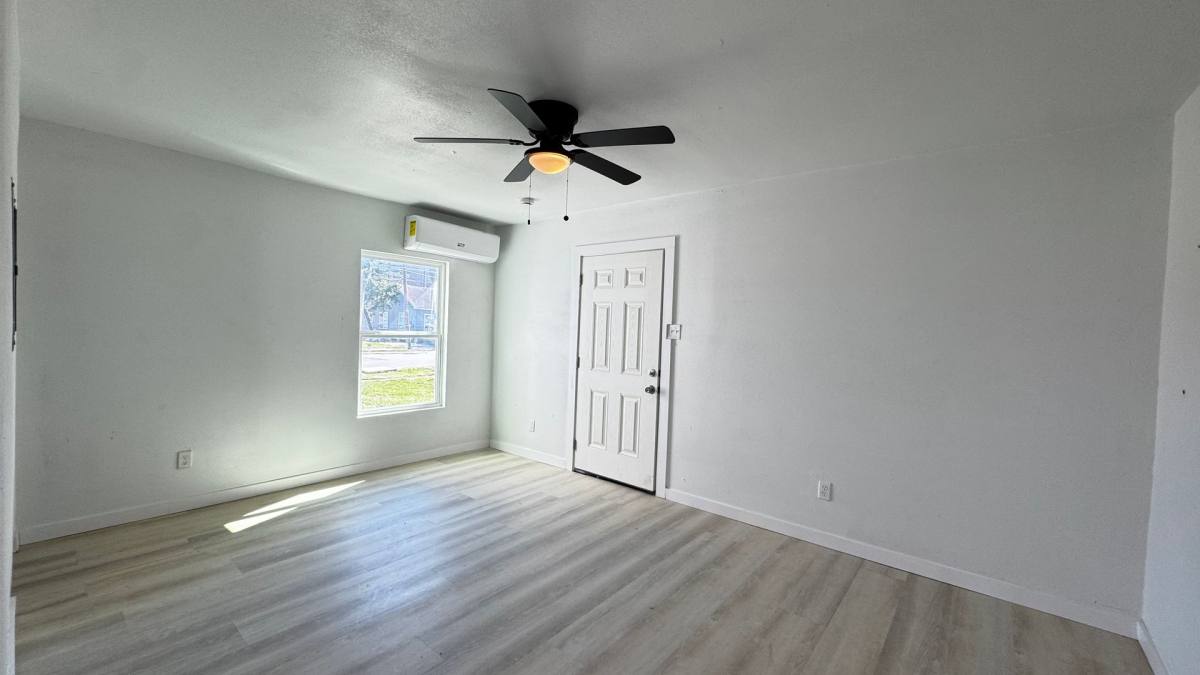 Apartment for rent at 1513 10th St, Corpus Christi, TX 78404