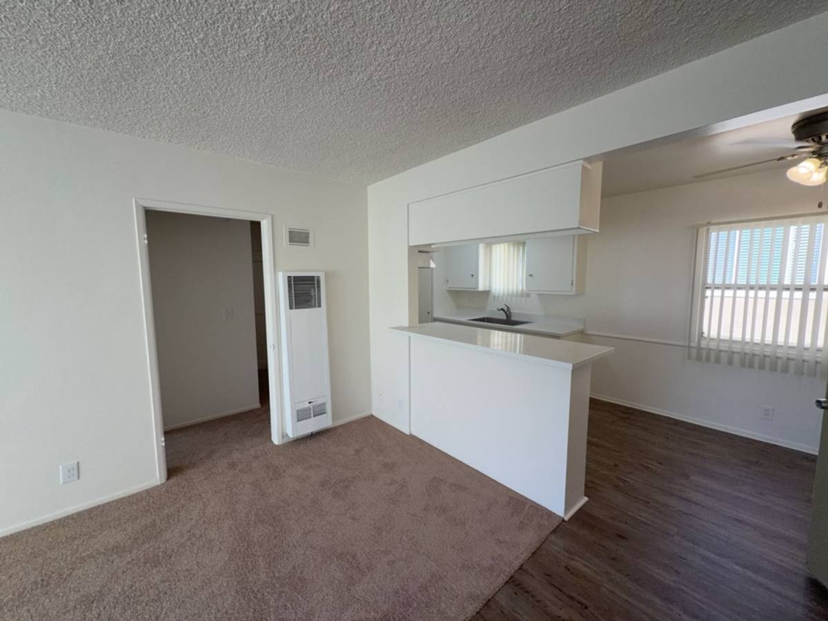 Apartment for rent at 7337-41 Variel Ave, Winnetka, CA 91306