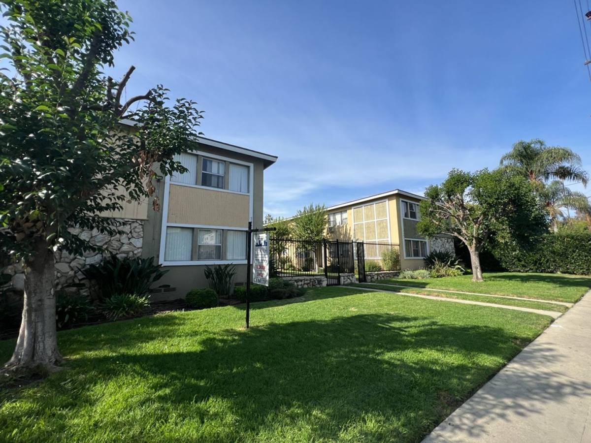Apartment for rent at 7337-41 Variel Ave, Winnetka, CA 91306